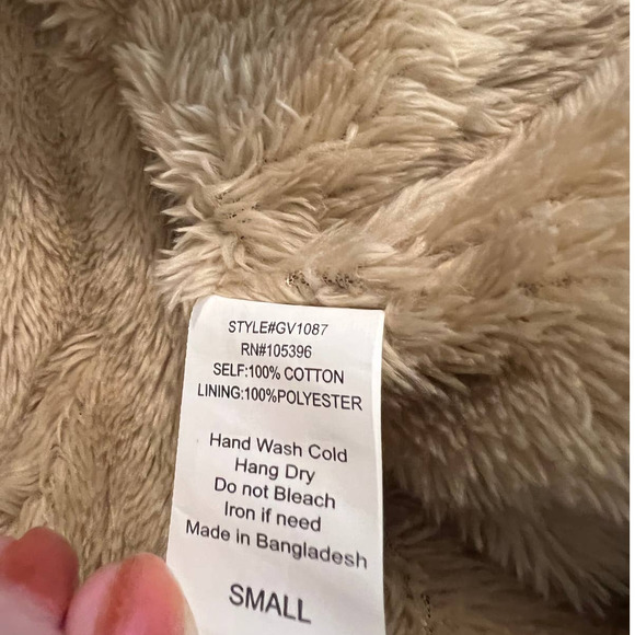 C'ESTTOI Utility Vest w/Faux Fur Lining Zipper and Snap Closure Size Small - Picture 6 of 7